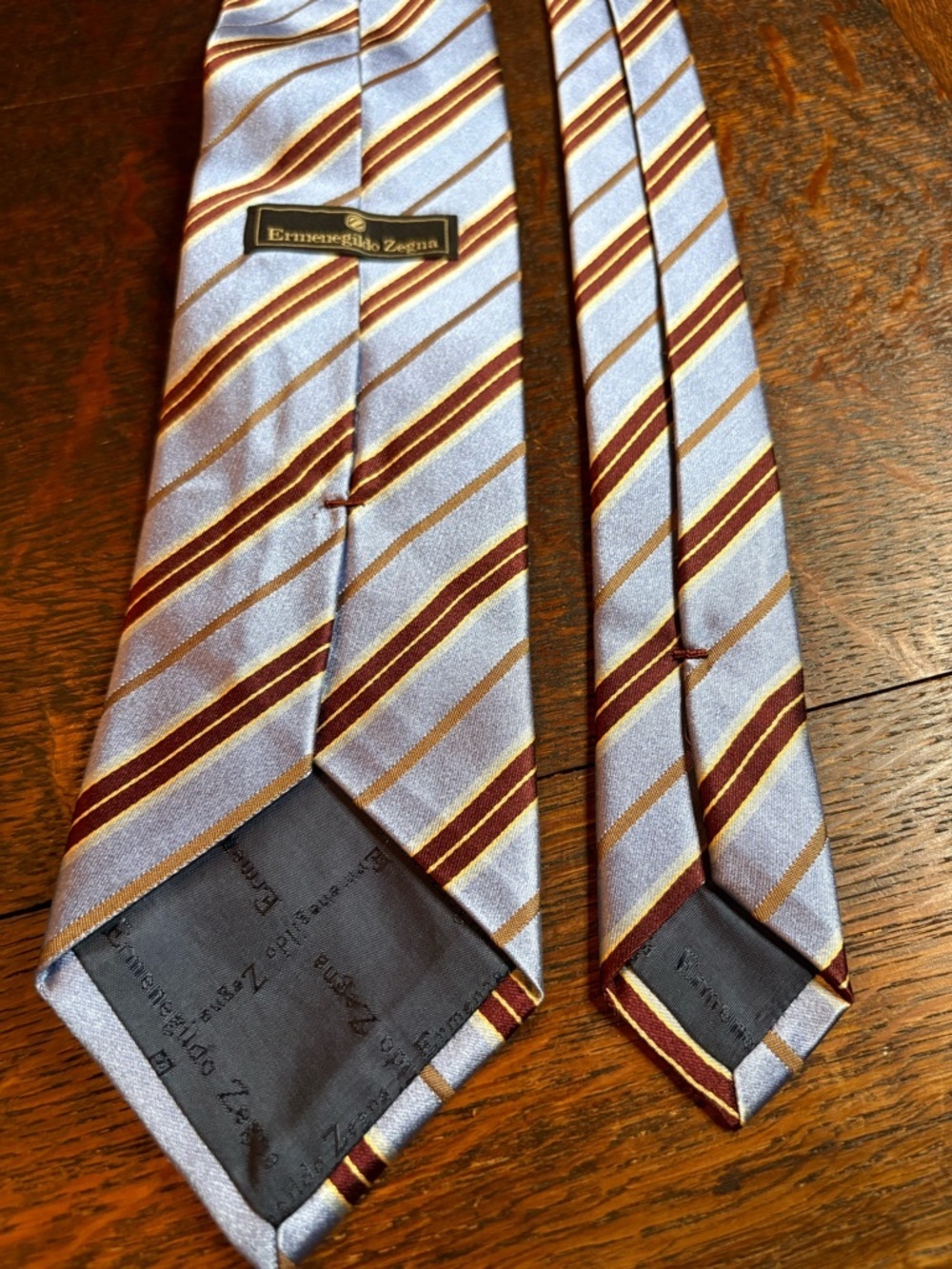 Ermenegildo Zegna 100% Silk Blue and Burgundy Striped Tie - Picture 3 of 4